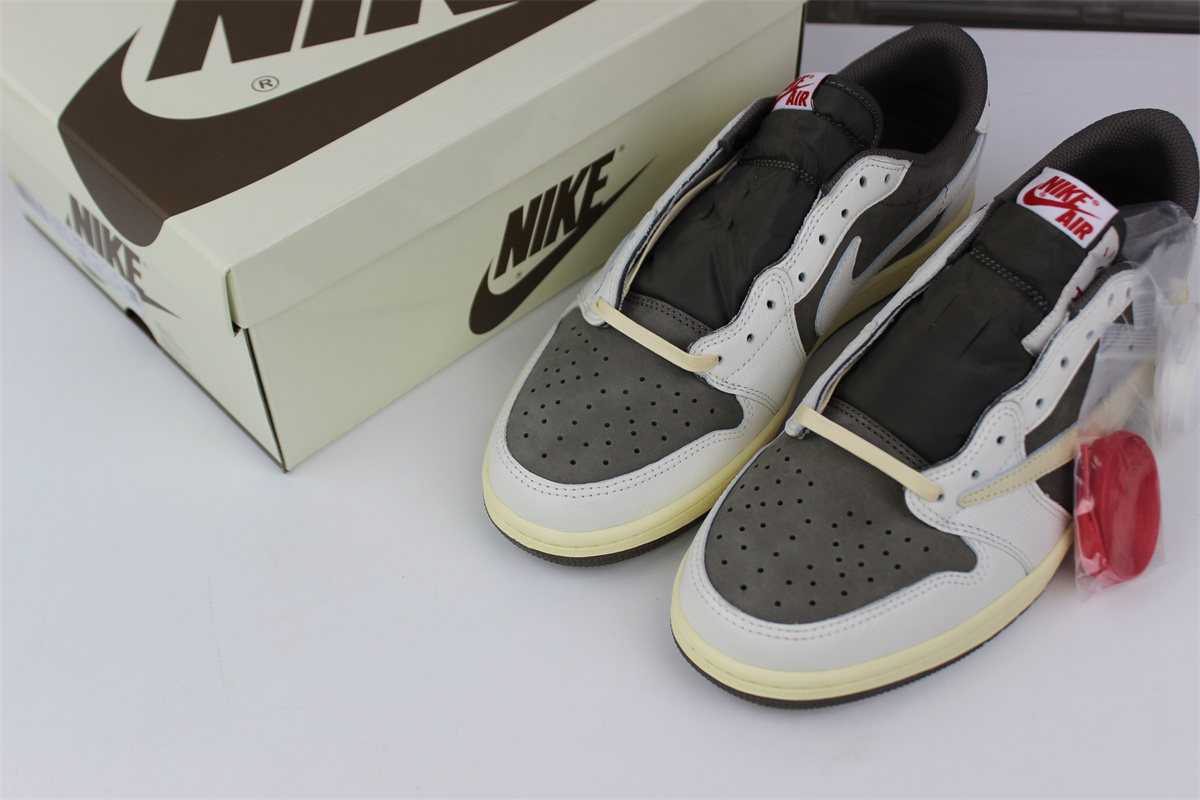 Travis Scott x Air Jordan 1 Low OG “Reverse Mocha”