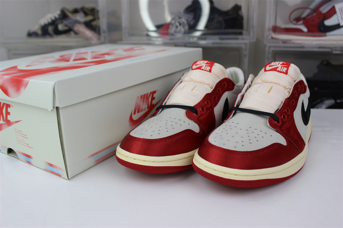 Trophy Room x Air Jordan 1 OG Low 'Away'