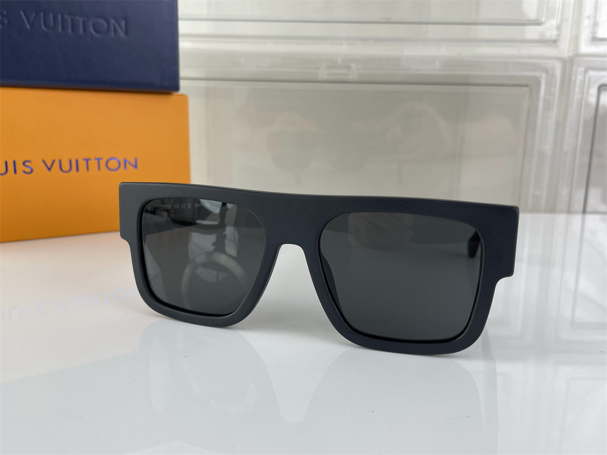 LV Louis Vuitton Matte Black Frame Sunglass, (size 55)