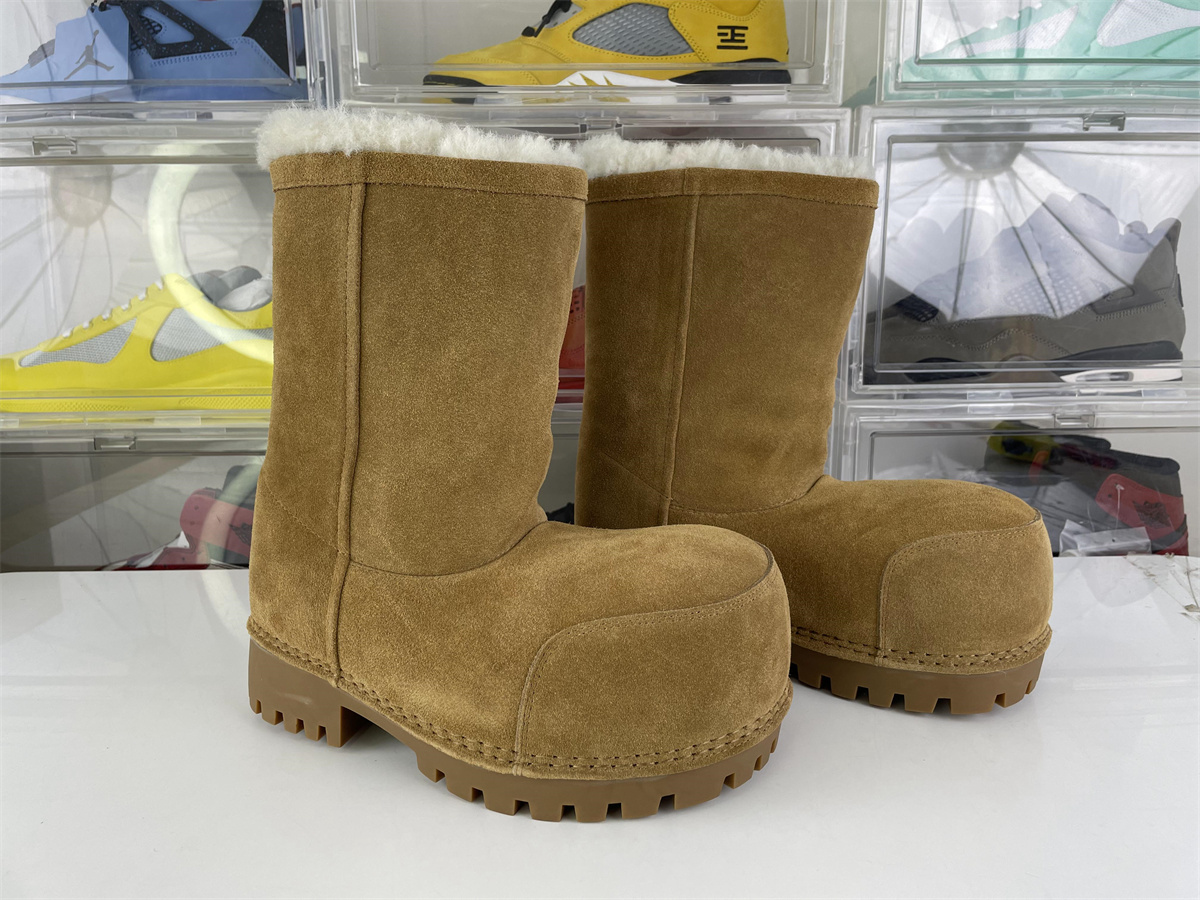 Balenciaga Khaki Skiwear Suede Snow Boost