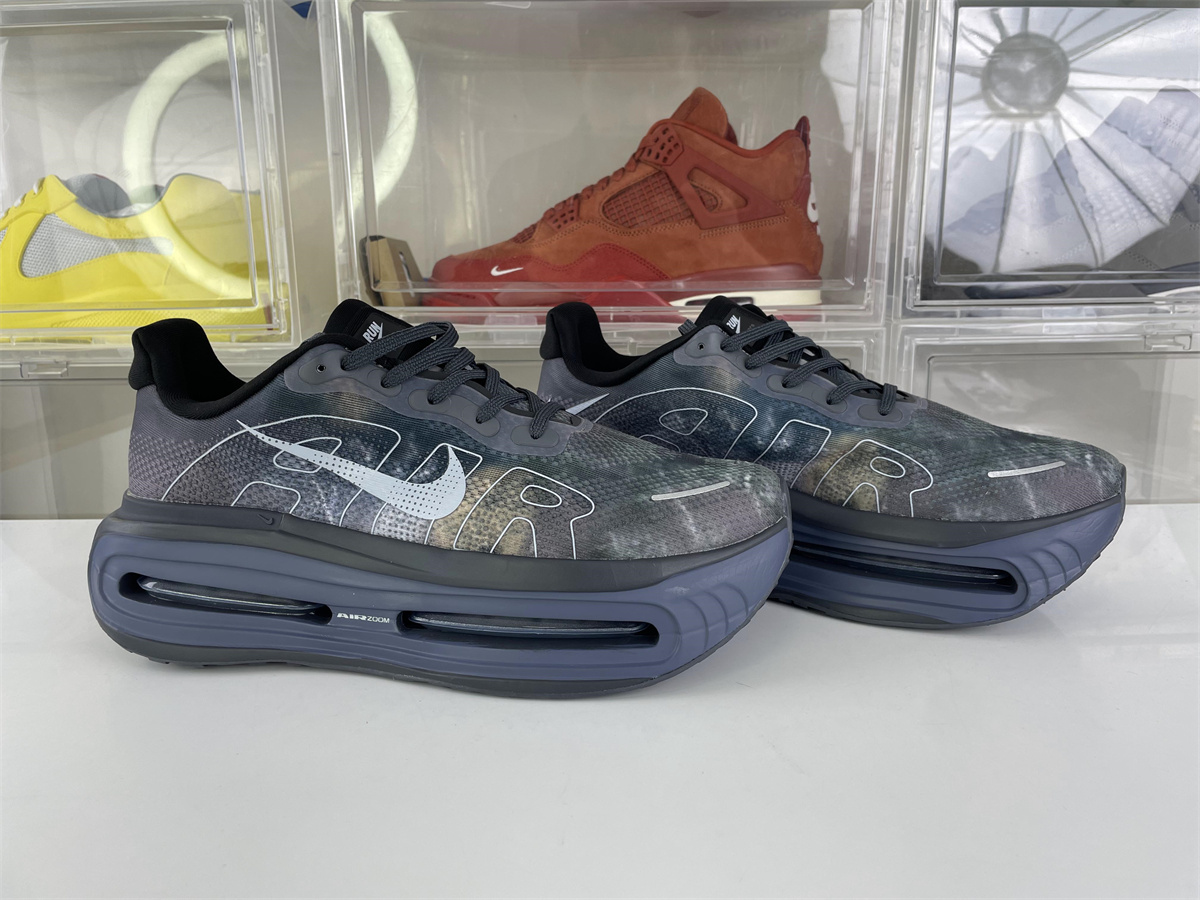 NIKE Air Zoom Pegasus Premium Black Grey