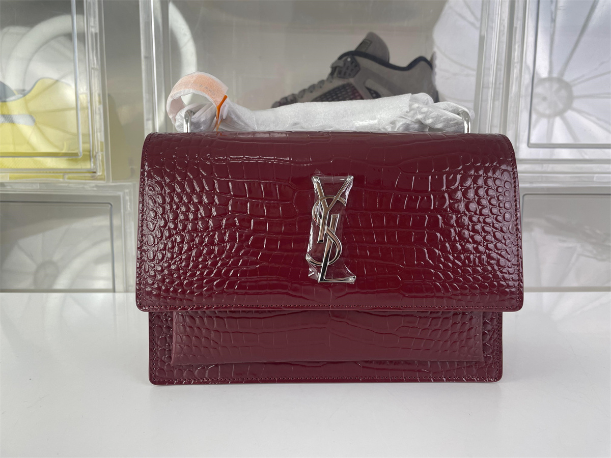 YSL Saint Laurent Sunset wine red crocodile mark bag, ( 22 x 16 x 8 cm)