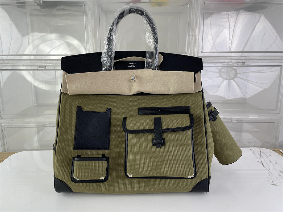 Hermes Hac 40 Cargo Travelling bag Army Green color , (40 x 34 x 24cm)