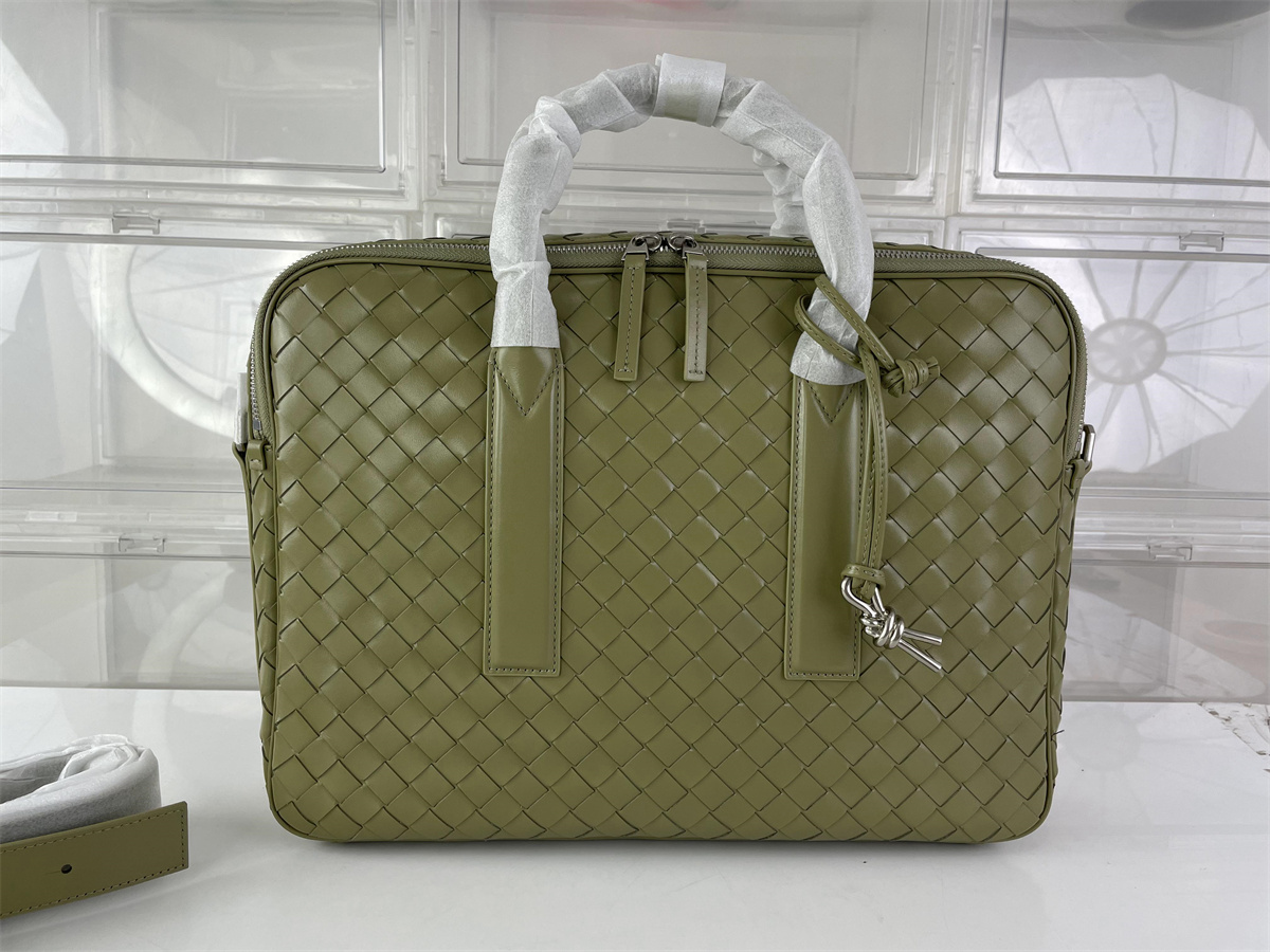 Bottega Veneta GETAWAY Male suitbag Light Green color, (39 x 28.5 x 8 cm)