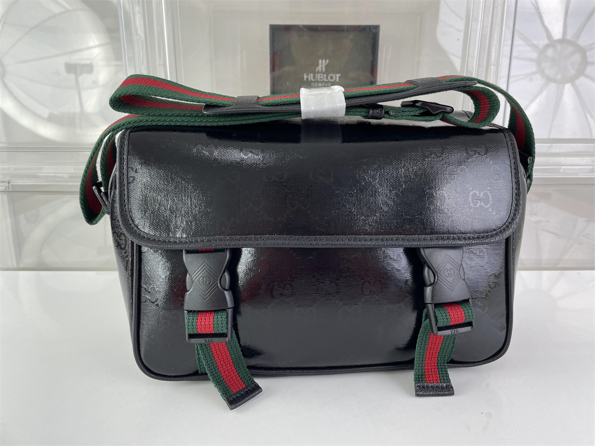 GUCCI Supreme Black blight leather male mail bag, (27 x 20 x 10 cm)