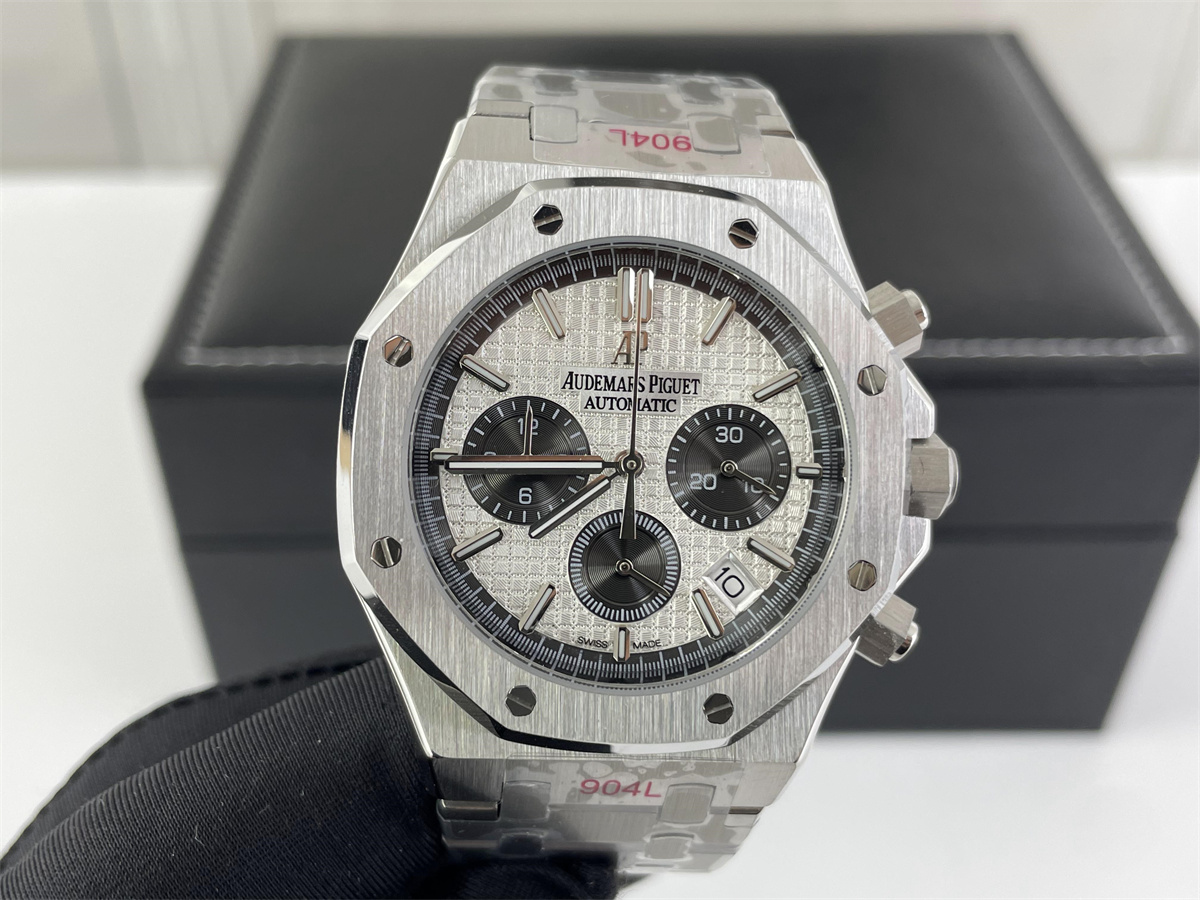 AP AUDEMARS PIGUET Silver White Dial Plate quarzt watch, 41mm