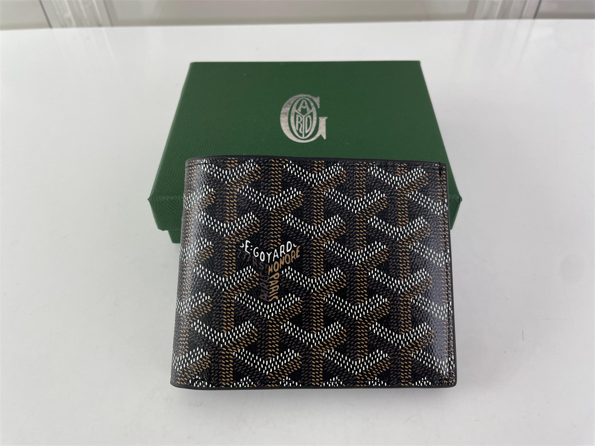 GOYARD Black Brown wallet with 8 card rooms, (11 x 9 cm)