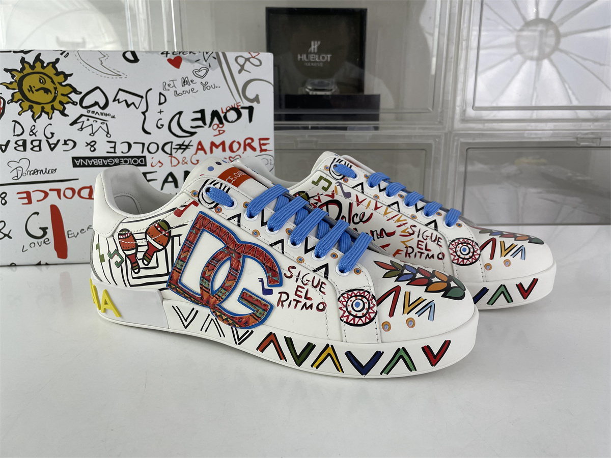 DOLCE & GABBANA White Colorful Graffiti Unisex Shoes, (EU35-46)